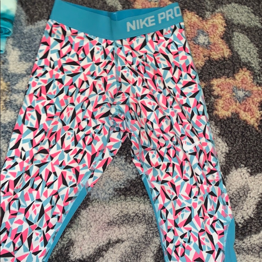 Nike Pro Athletic Capri